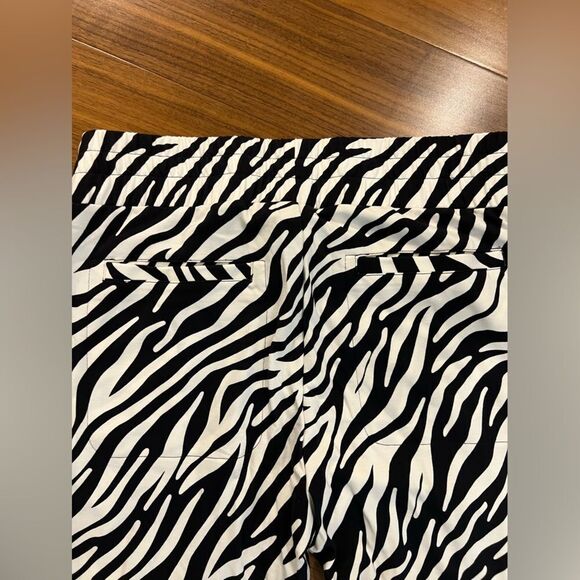 Cabi zebra women’s joggers, size medium NWT - Picture 10 of 11